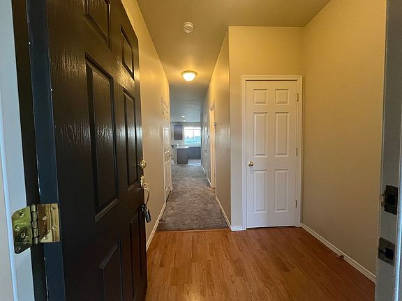 2nd image of 4430 SE Redwood St
