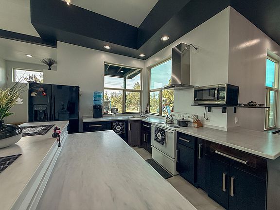 5th image of 6182 SE Davis Loop