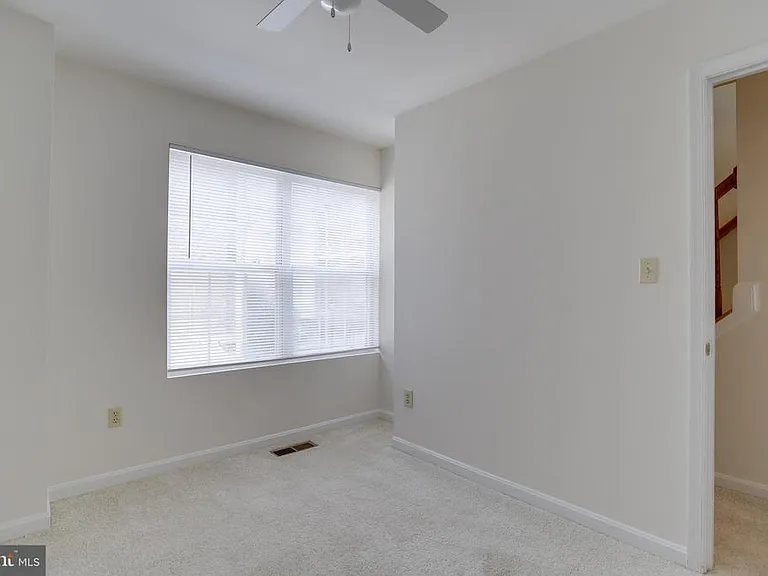 3050 S Glebe Rd — Photo 34