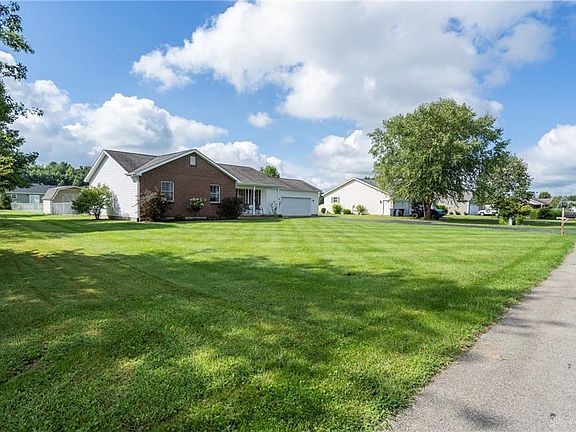 4th image of 432 Limerick Dr