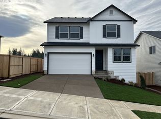 956 NE Sagebrush Dr, Estacada, OR 97023