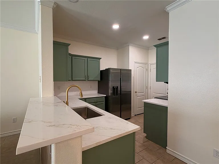 14901 Windward Dr — Photo 10