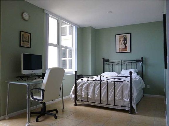3rd image of 511 SE 5th Ave APT 1618
