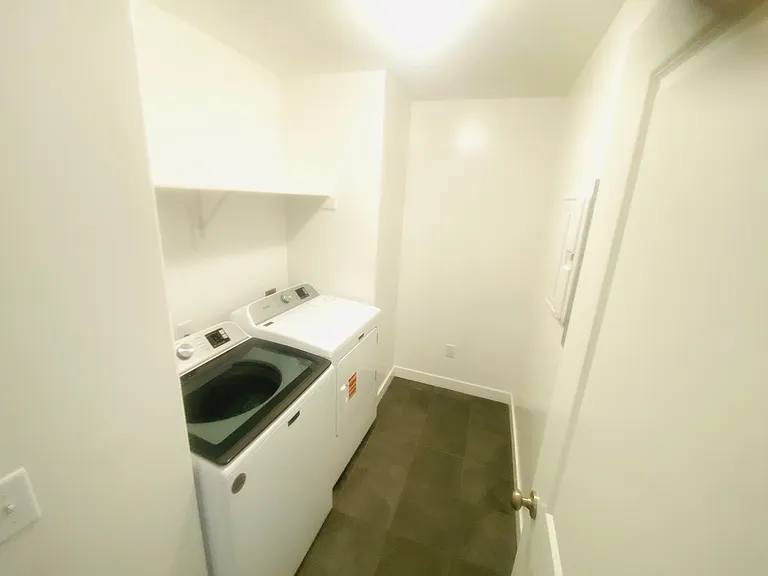 522 S 800 W — Photo 15