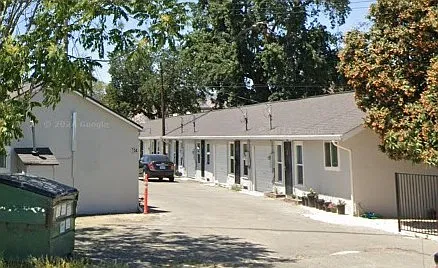 704 Railroad Ave #6