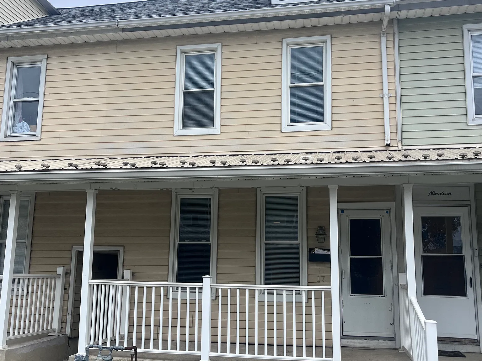 3 bed, 1400 sqft, $1,500 — Photo 1