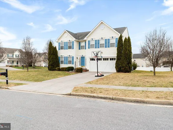 101 Chardin Ct, Martinsburg, WV 25403