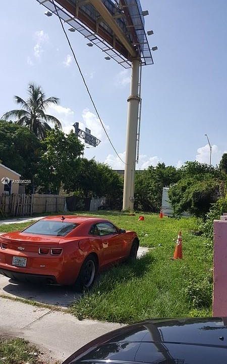 2nd image of 307 NW 37th St