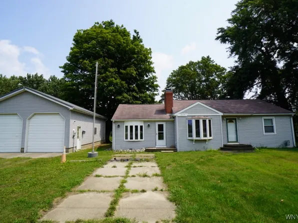 12334 Hanover Rd, Silver Creek, NY 14136