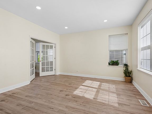 4th image of 2371 Bluewater Dr