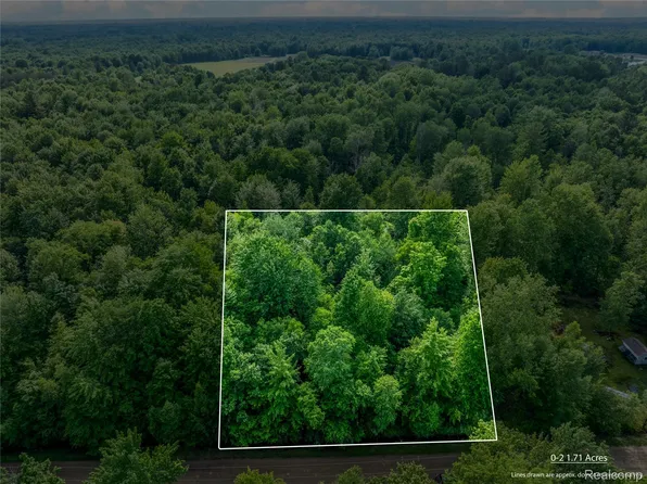 47 Maplegrove Rd, Vassar, MI 48768