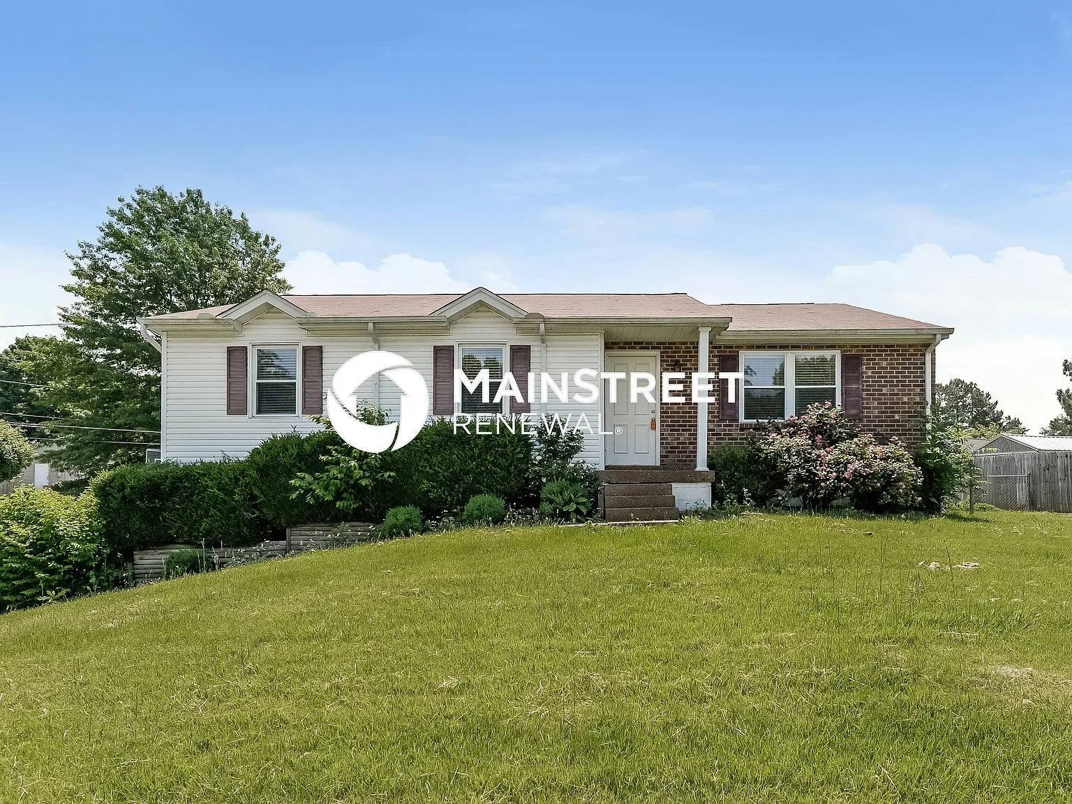 628 Meadowview Dr — Photo 1