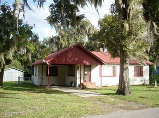 512 N Prospect St, Crescent City, FL 32112