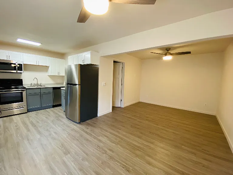 435 E Harrison St — Photo 1