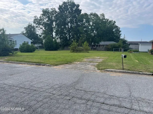 212 Eighth Street, Ayden, NC 28513