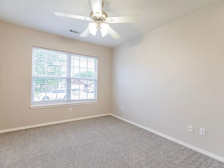 6206 SW Meadow Well Ave — Photo 9