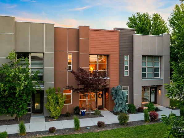 10267 W Carlton Bay Dr, Garden City, ID 83714