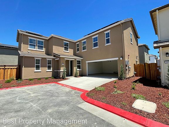 2nd image of 2101 Diamler St