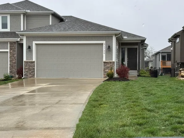31726 W 83rd Ct, De Soto, KS 66018