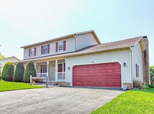 8 Mountain Ash Dr, Hanover, PA 17331