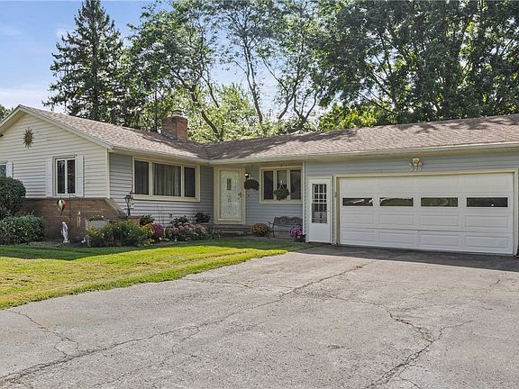 2nd image of 475 Burritt Rd