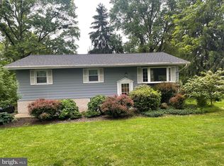 6085 Cherry Hill Rd, Harrisburg, PA 17111
