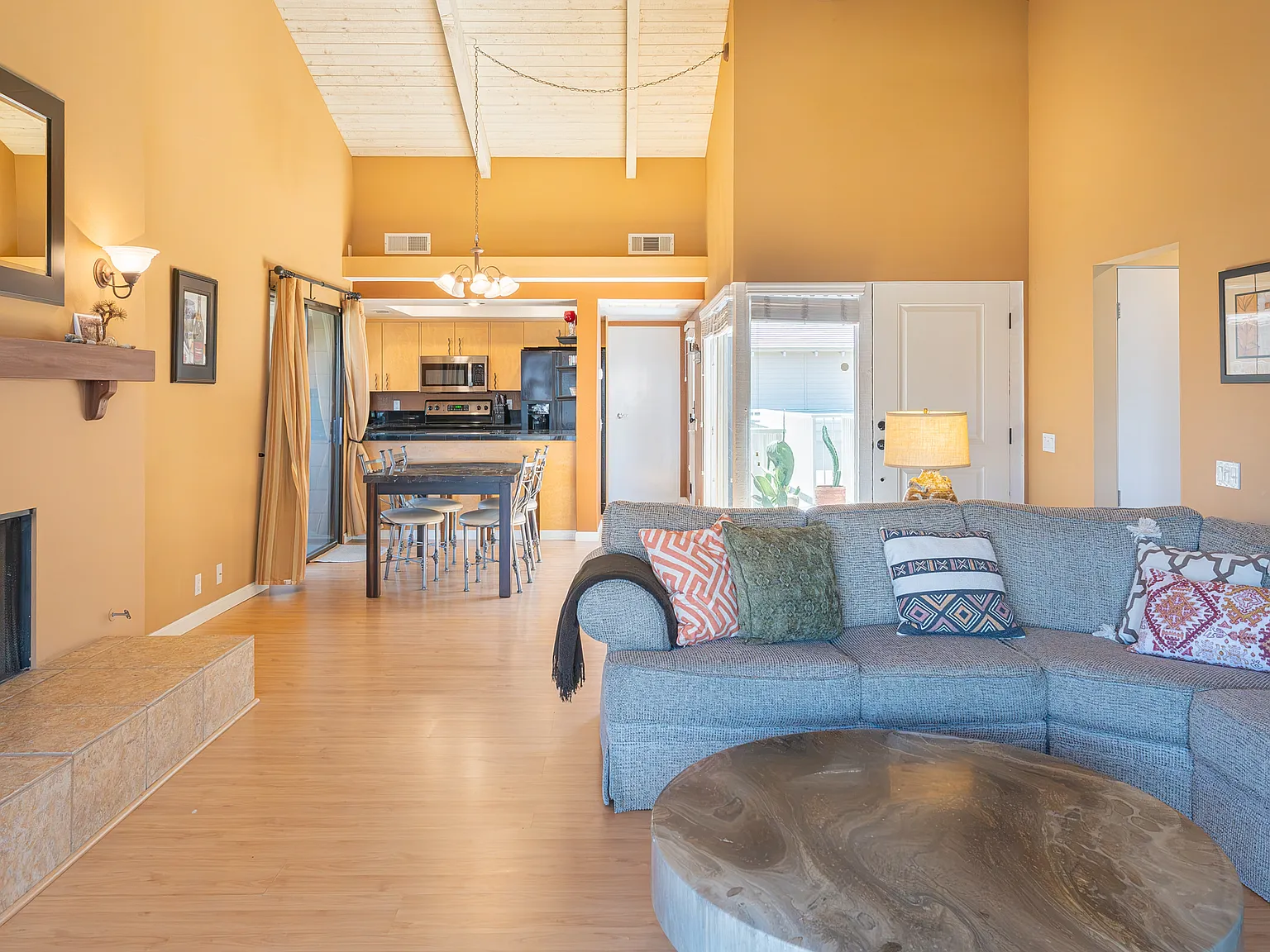 2 bed, 1446 sqft, $3,200 — Photo 4