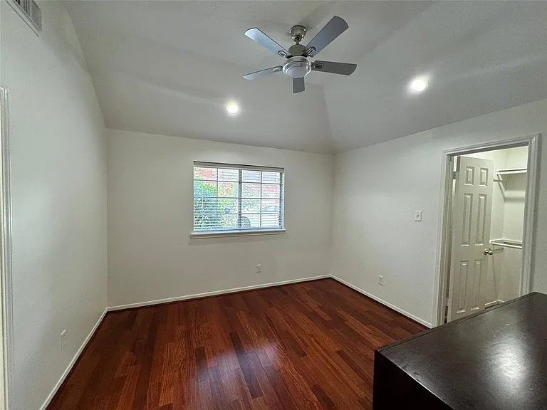 1718 Berkoff Dr — Photo 9