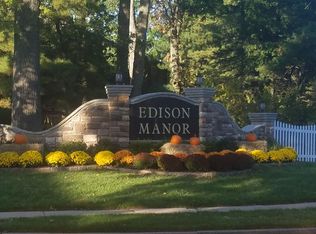 2305 Merrywood Dr, Edison, NJ 08817