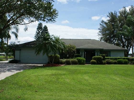 2nd image of 3810 Divot Rd