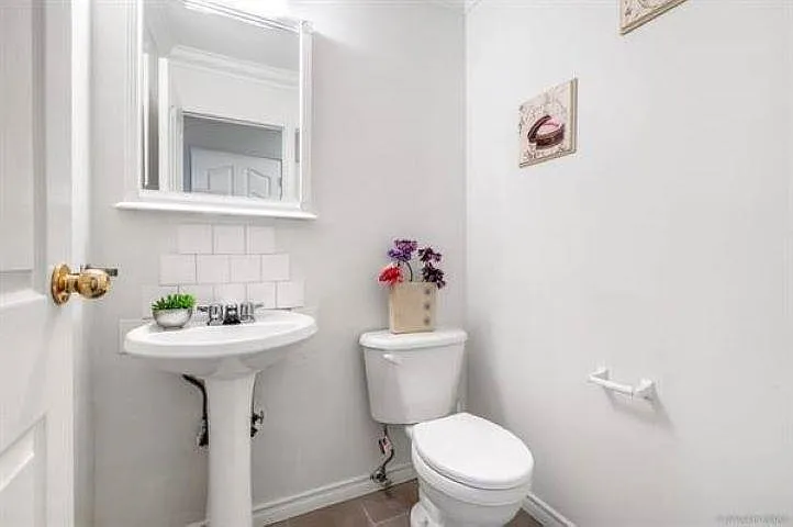 2628 McLaughlin Ct — Photo 9