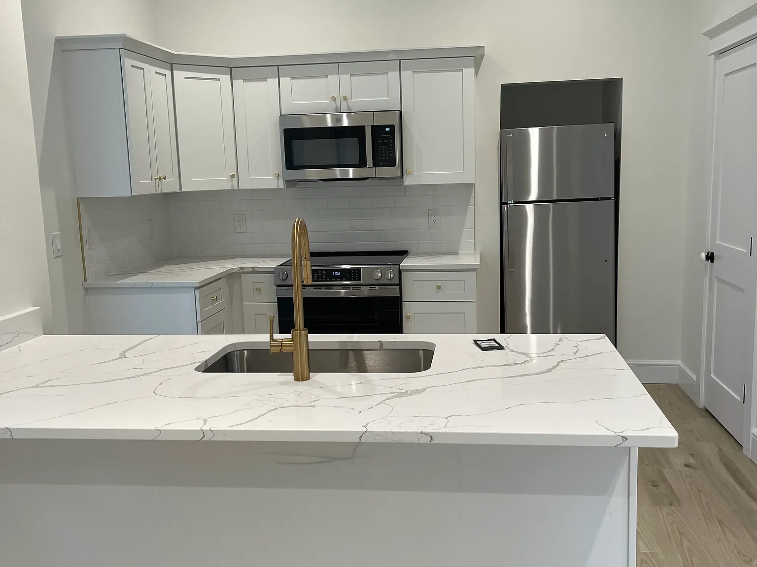 Studio, $1,600 — Photo 4