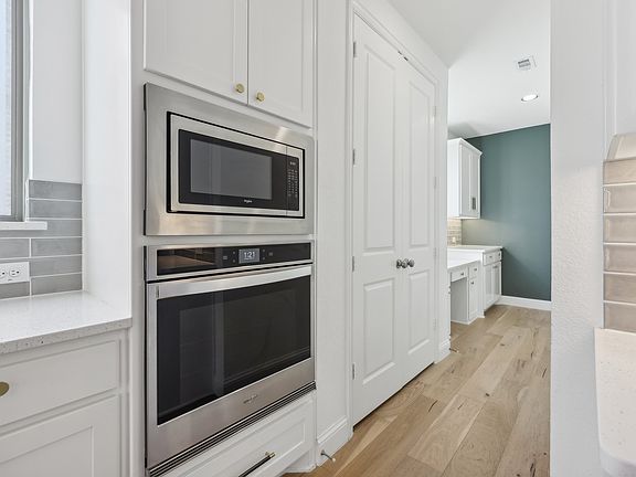4th image of 4130 Sandhills Ln