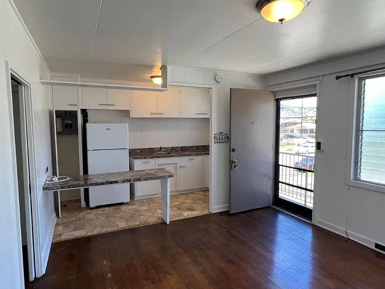 2123 Lime St #5 — Photo 3