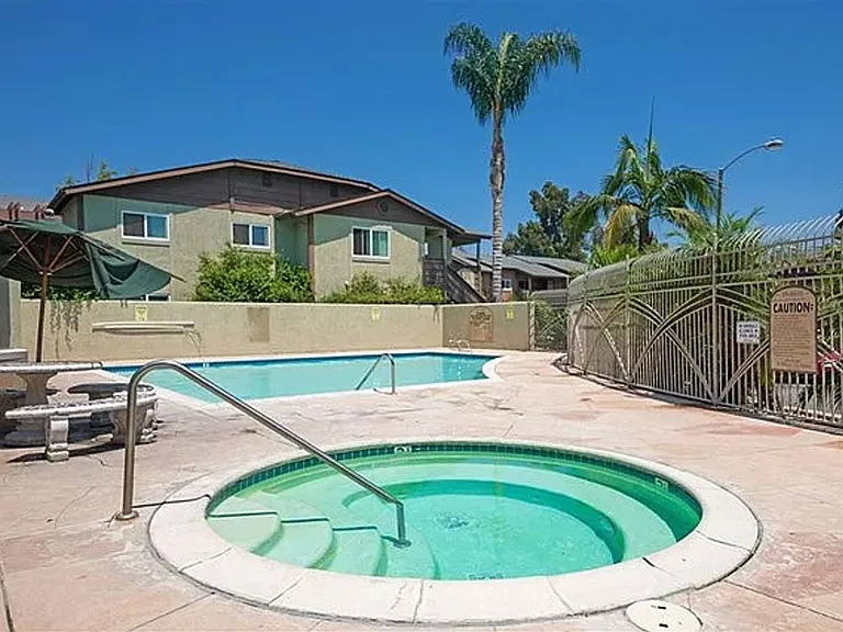 517 Calle Montecito #87 — Photo 13
