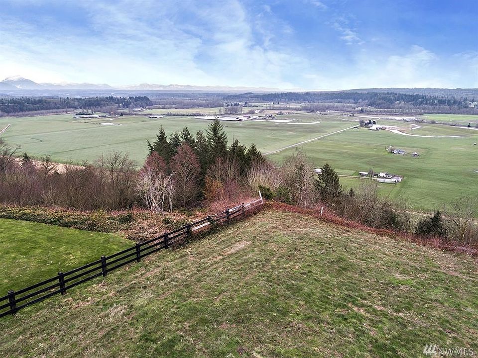 Enjoy Pleasing Panoramic Views!