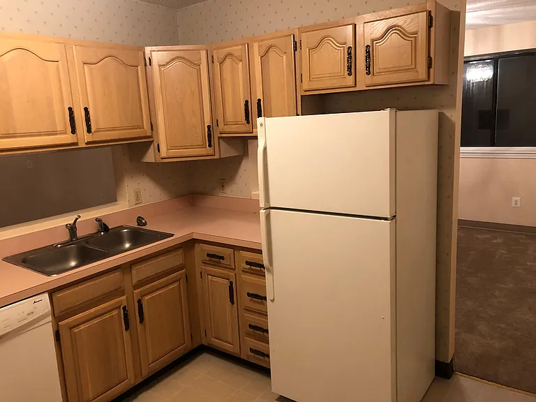 142 Van Zandt Ave #103 — Photo 3