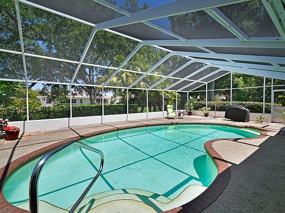 4th image of 5601 Garden Lakes Majestic