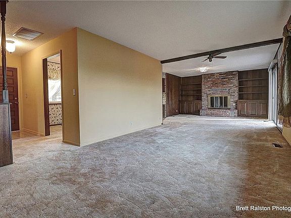 5th image of 15765 Lakeview Dr
