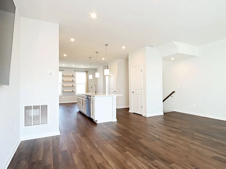 5965 McComb St — Photo 3