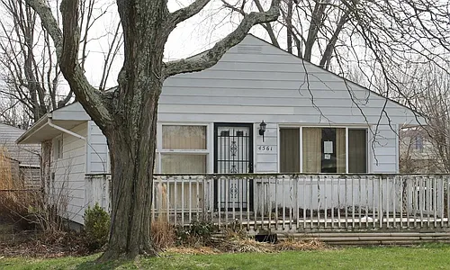 4561 Amesbury Rd Photo 1