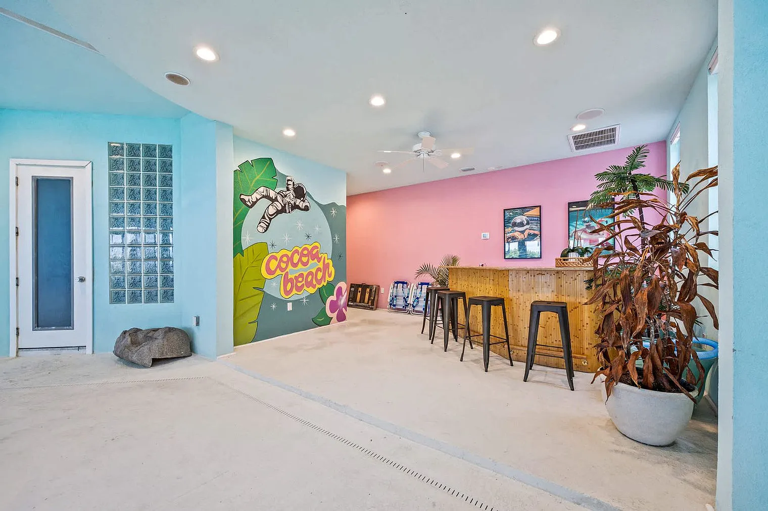 6 bed, 7.0 bath, 8600 sqft, $19,393 — Photo 3