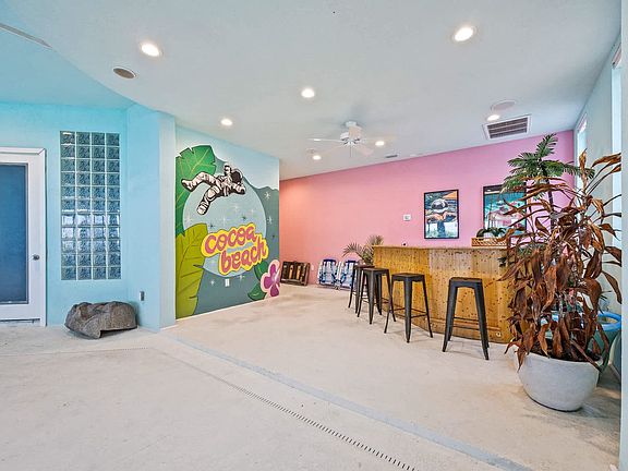 Building's Lounge