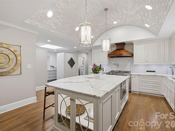 4th image of 5023 Gorham Dr