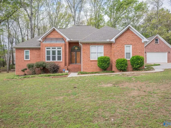 136 Forest Home Dr, Trinity, AL 35673