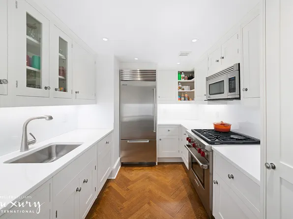 530 Park Avenue 4C image 1 of 13