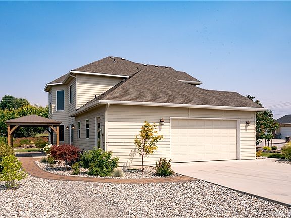 2nd image of 10 Makenna Ln