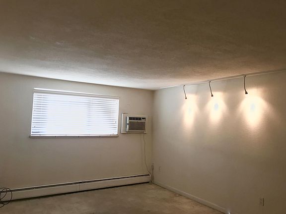 3rd image of 1045 N Clarkson St APT 104