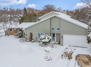 N335 Breezewood Dr, Appleton, WI 54915