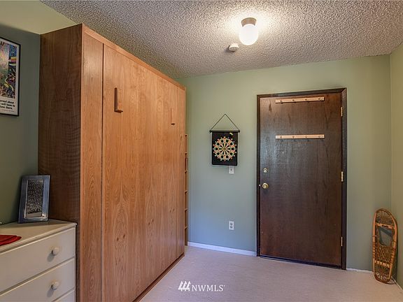 5th image of 223 Hyak Drive E #623